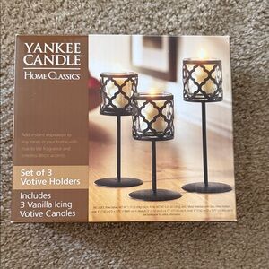 Yankee Candle Home Classics Black Votive Holders with Vanilla Icing Candles